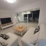 Stylish Rooftop Retreat With Hot Tub With * Loutráki