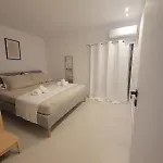 Apartamento Stylish Rooftop Retreat With Hot Tub With