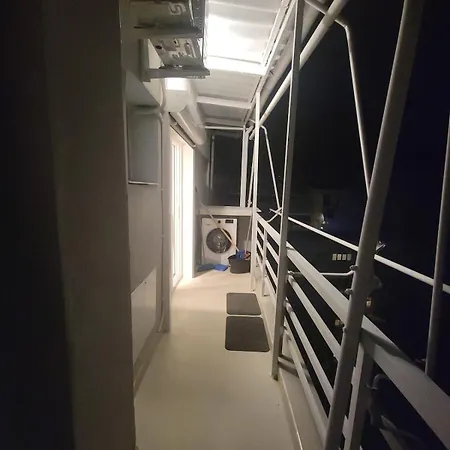 Stylish Rooftop Retreat With Hot Tub With *