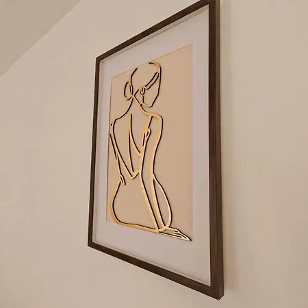 Stylish Rooftop Retreat With Hot Tub With Loutráki