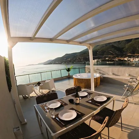 Apartamento Stylish Rooftop Retreat With Hot Tub With