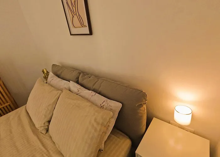 Apartament Stylish Rooftop Retreat With Hot Tub With Loutráki