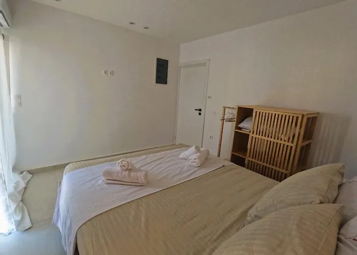 Apartament Stylish Rooftop Retreat With Hot Tub With