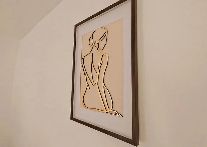 Stylish Rooftop Retreat With Hot Tub With Loutráki