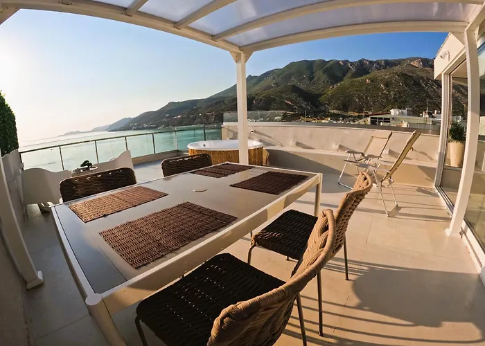 Stylish Rooftop Retreat With Hot Tub With Apartment Loutráki