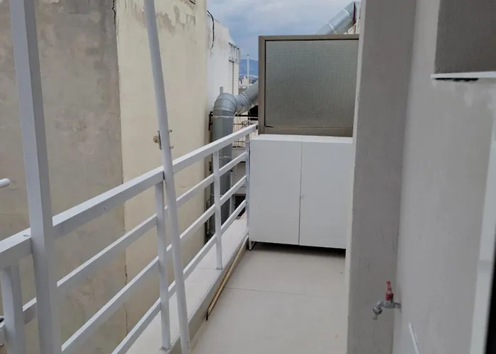 Stylish Rooftop Retreat With Hot Tub With Apartment *